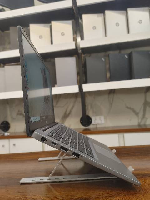 Dell Latitude 7400 – Intel Core i5 8th Gen | 8GB DDR4 Ram | 256GB NVMe SSD | 14" FHD Touch Display | Backlight Keyboard | Carbon + Metal Body Dell Latitude 7400 – Intel Core i5 8th Gen | 8GB DDR4 Ram | 256GB NVMe SSD | 14" FHD Touch Display | Backlight Keyboard | Carbon + Metal Body