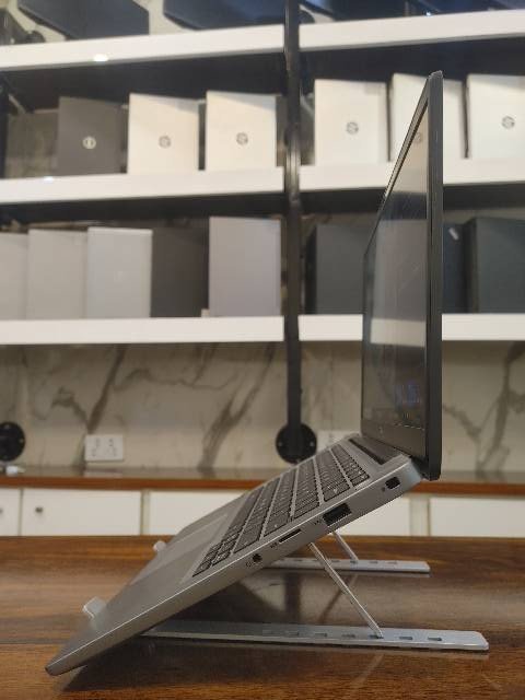 Dell Latitude 7400 – Intel Core i5 8th Gen | 8GB DDR4 Ram | 256GB NVMe SSD | 14" FHD Touch Display | Backlight Keyboard | Carbon + Metal Body Dell Latitude 7400 – Intel Core i5 8th Gen | 8GB DDR4 Ram | 256GB NVMe SSD | 14" FHD Touch Display | Backlight Keyboard | Carbon + Metal Body